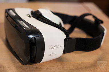 Oculus为三星虚拟现实头盔Gear VR开发游戏